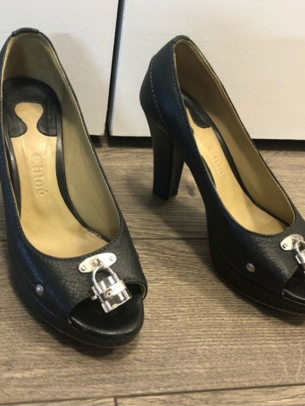 Chloé “Paddington” Peep Toe Lock Pumps – Black Leather – Size 6.5